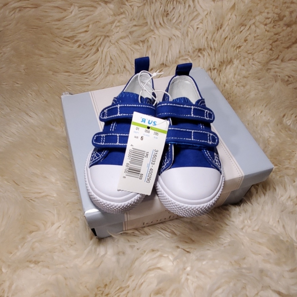 Sneakers - Picture 3 of 3